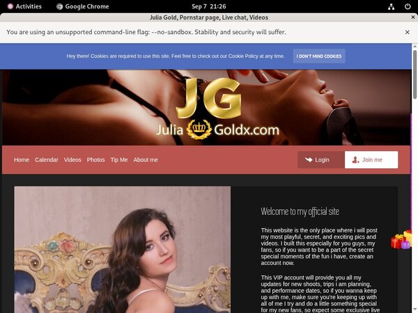 Julia Gold Fetish